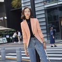 بدلة نسائية صغيرة جلدية طويلة الأكمام بلون صلب