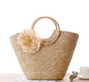 Elegant and versatile straw bag