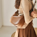 A luxurious dumpling bag with an elegant and modern design for autumn and winter, crafted from high-quality materials