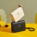 An elegant square bag with a practical design that combines luxury and comfort