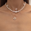 Vintage Floral Design Necklace with Imitation Pearl – Elegant Style