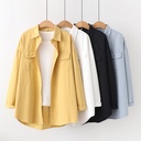 An elegant and modern solid-colored shirt that gives you a refined and distinctive look