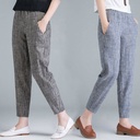 Casual striped pants with a stylish turnip (tapered) design