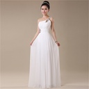 Elegant and luxurious evening dress, perfect for special occasions and parties, offering a refined and striking look