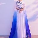 A luxurious evening dress with an elegant and modern design that gives you a stunning royal look