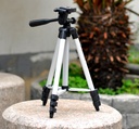 Compatible with Apple — professional aluminum tripod
