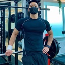أفرهول مدرب شخصي رجالي بأكمام قصيرة