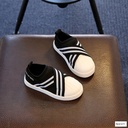Breathable sneakers for boys and girls
