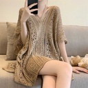 بلوزة نسائية فضفاضة بتصميم عصري صيفي.