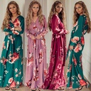 فستان نسائي بأحجام كبيرة مع ياقة V وأكمام طويلة ونقش زهور